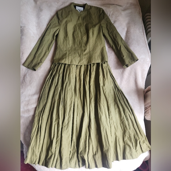 Zara Outfit Set Wrinkled Cropped Jacket + Full Skirt Zara Collection Green BNWT - Picture 4 of 13